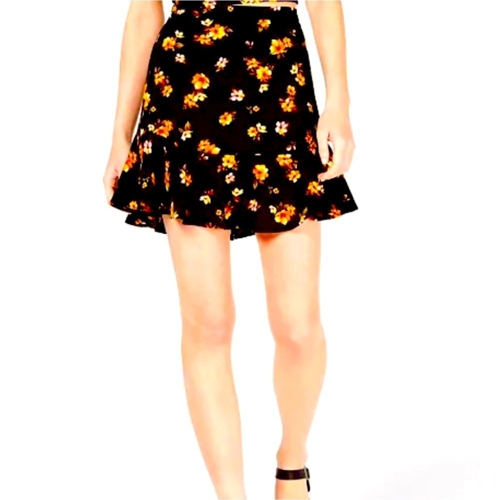 COPY - NWOT Gypsies and Moondust Ruffle Hem Mini Skirt - Size Large